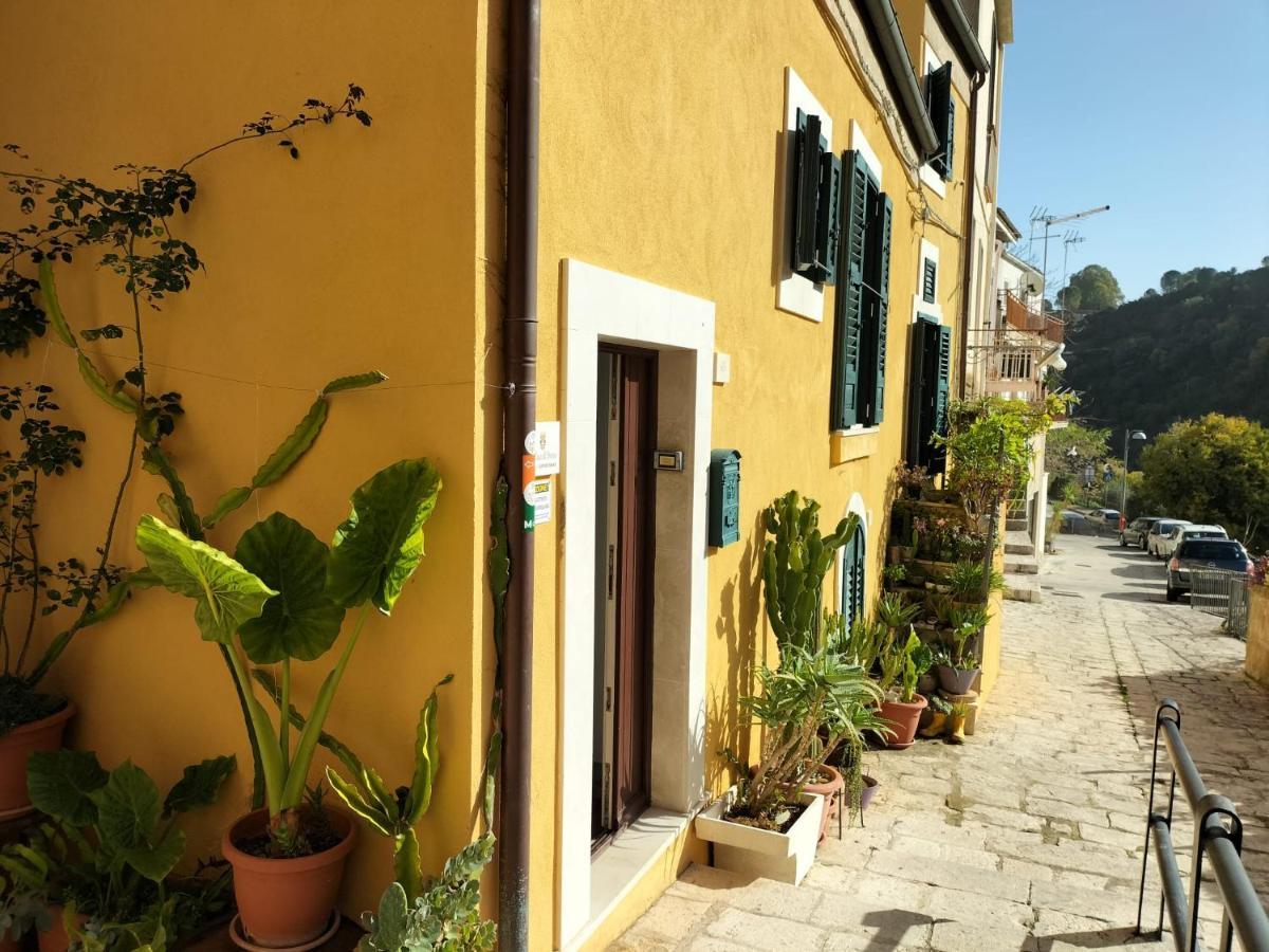 La Casa Di Sveva Apartamento Ragusa Exterior foto